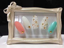 2014年5月の推しネイル 最近人気のクリア感を残したパステルジェルネイル。