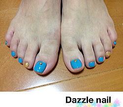 南国イメージのフットネイル