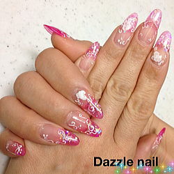 明るい濃いめピンクのスカルプ