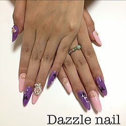 ピンクとパープルのかわいいとセクシーがまざったスカルプ