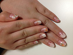 お花フレンチのジェルネイル