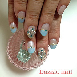 ブルーとホワイトとバイカラージェルネイル