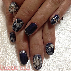 ロイヤルブルーにエアブラシでふいたレースがゴージャス