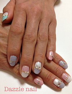 春色ねらったバイカラージェルネイル