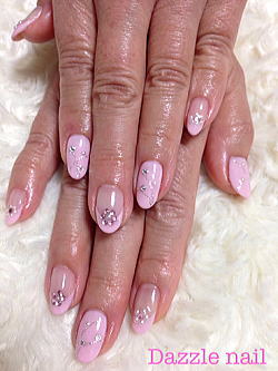 パープルと白をつかったジェルネイル