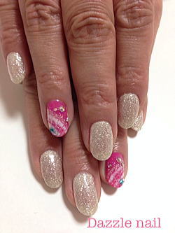 夏はなにかと登場のピーコック柄