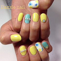 今年流行りのイエロー