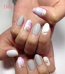 チェックをいれたデザインネイル