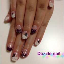 パープルと白の逆フレンチ