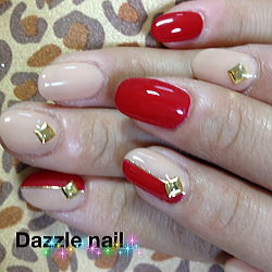 ベージュと赤のかっこいいジェル