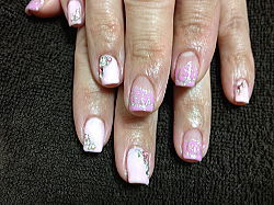 ピンクのバラ柄フレンチ