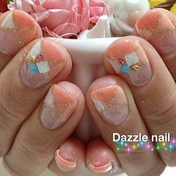 オレンジ系の変形フレンチネイル