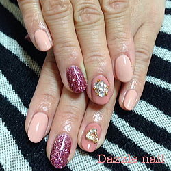 ベージュ系ピンクは大人ピンク