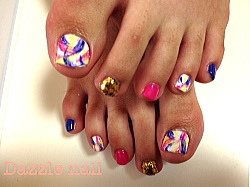 目立ち度高いフットネイル