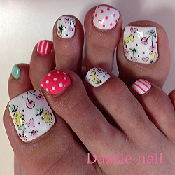 フルーツモチーフのフットネイル