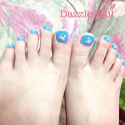 ブルーのワンカラーフットネイル