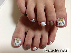 スモーキーカラーを組み合わせたオシャレネイル